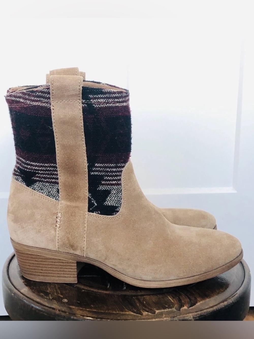 Bjorndal Austin Women's Beige tan Leather Suede Ankle Western Aztec Boots Sz 9.5